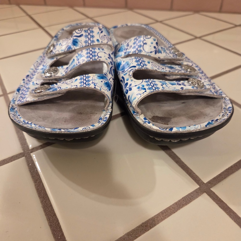 Alegria FIO-452 Blue White Floral Leather Slide Sandals Womens 36 US 6-6.5 - Picture 2 of 6